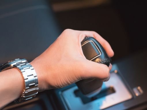 Getting Familiar with the Clutch - Dovetail Driving School Northern Suburbs Carine, WA 6020