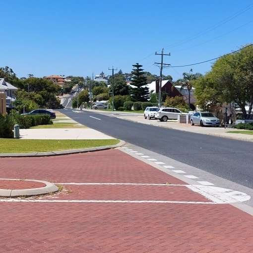 Marmion-Streets-Cliff-N-from-Ozone - Driving School In Sorrento - Dovetail Driving School Northern Suburbs Carine, WA 6020 Sorrento-Beach - Driving Lessons In Sorrento - Dovetail Driving School Northern Suburbs Carine, WA 6020
